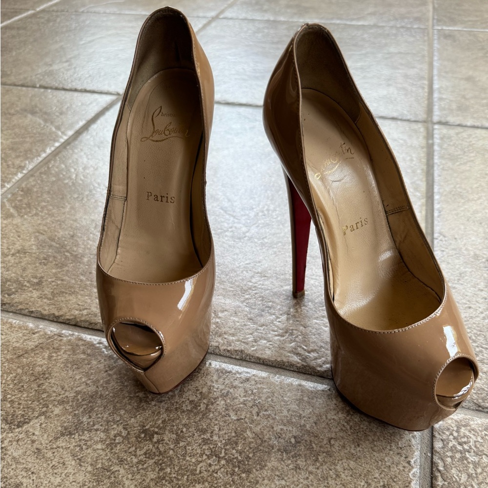 Christian Louboutin Highness Nude Open Toe Platform heels Sz 6 1/2